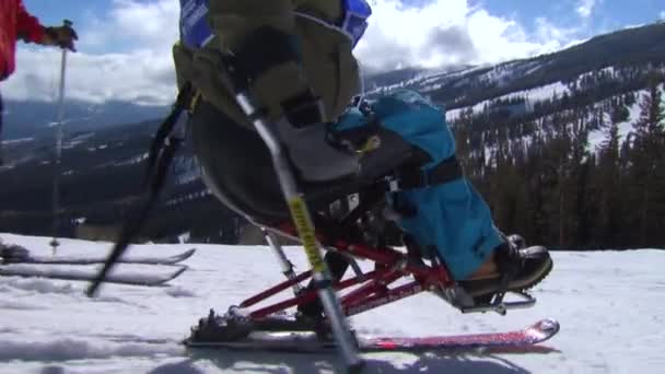 Ancien combattant blessé à la station de ski — Video