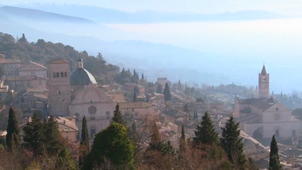 Blick über die Stadt Assisi — Stockvideo