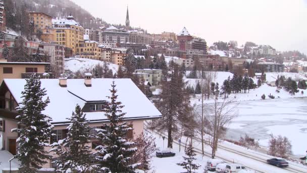 Stad van St. Moritz in de winter — Stockvideo