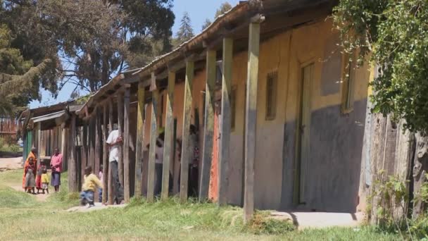 Pueblo en el norte de Kenia . — Vídeos de Stock