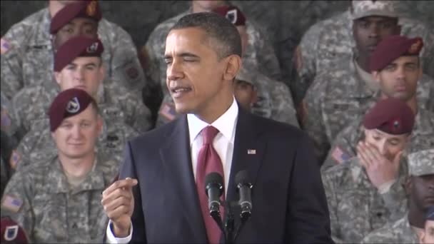 Barack Obama mluví o válce — Stock video