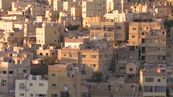 Houses cluster on the hillsides of Amman — Stock Video