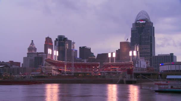 Riverboat passes on the Ohio River — Stock Video