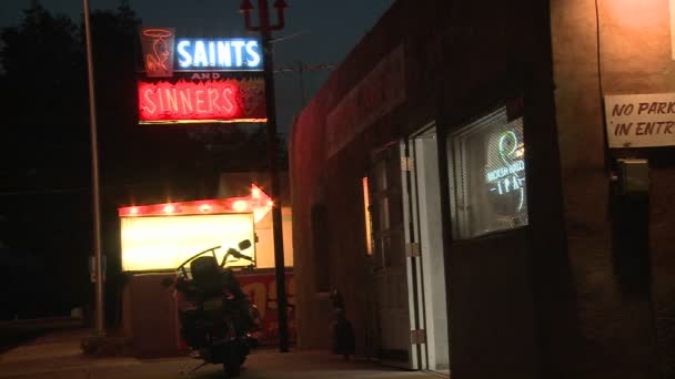 El bar de los Santos y Pecadores — Vídeos de Stock
