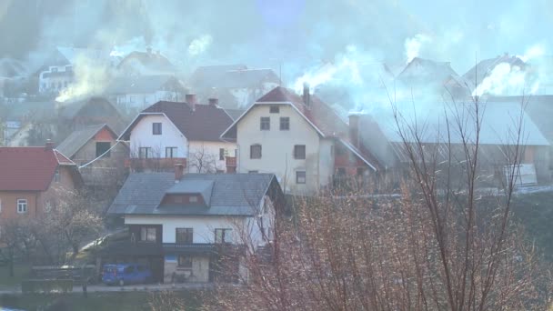 Byarna förorenar miljön — Stockvideo