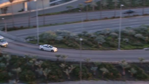 La 공항에 공항에 도착 하는 자동차 — 비디오