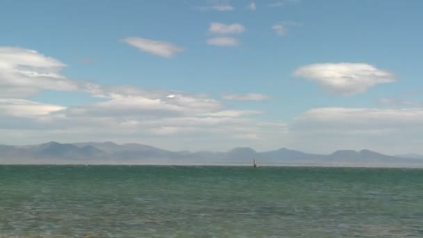 Mono Lake on a windy day — Stock Video