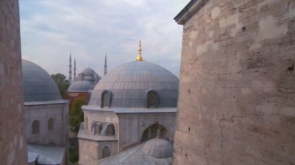 Moscheen in Istanbul bei bewölktem Tag — Stockvideo