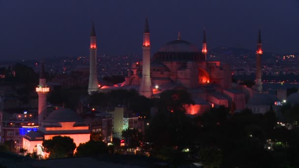 Die Hagia Sophia Moschee in der Nacht — Stockvideo