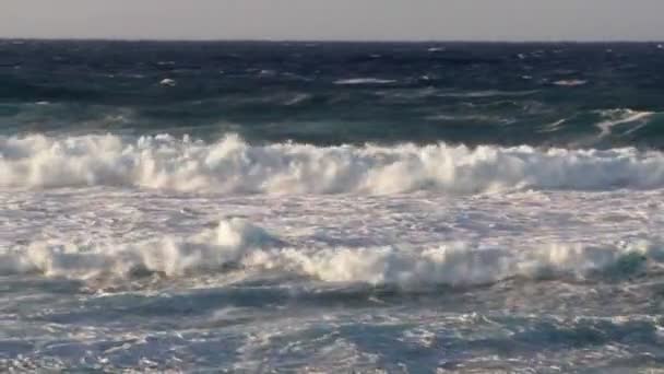 Vagues rouler dans l'île — Video