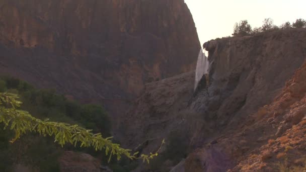 Ma 'in heißen Quellen Wasserfall in Jordanien — Stockvideo