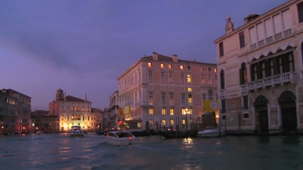 Hermosos canales de Venecia — Vídeos de Stock