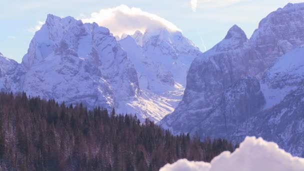 Χειμωνιάτικο σκηνικό στις Άλπεις — Αρχείο Βίντεο