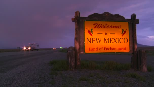 Teken verwelkomt bezoekers naar New Mexico — Stockvideo