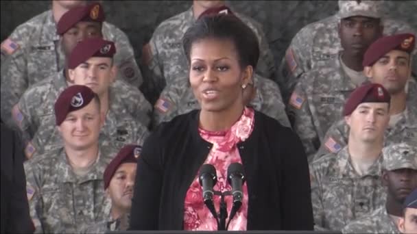 Michelle Obama onora le truppe — Video Stock