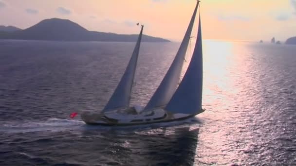 Beautiful sailboat at sea — Stock Video