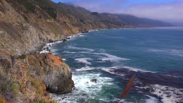 Kustlijn langs California Highway One — Stockvideo