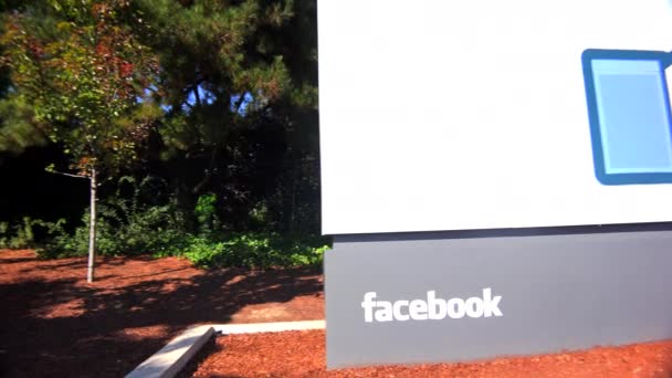 Штаб-квартира Facebook в Кремниевой долине — стоковое видео