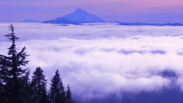 Oregon Cascade Aralığı boyunca hareket eden bulutlar — Stok video