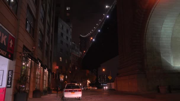 Brooklyn with bridge looming above — Stock Video
