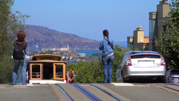 A cable car in San Francisco. — Stock Video