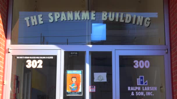 Extrañamente llamado Spankme Building — Vídeos de Stock