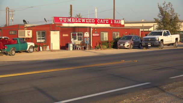 Lonely Tumbleweed Cafe truck stop — Stock Video