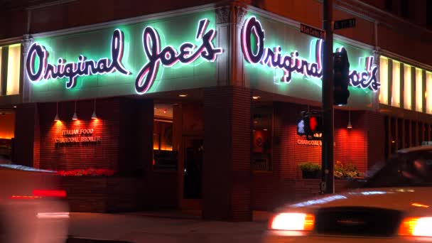 原乔的餐厅在晚上. — 图库视频影像