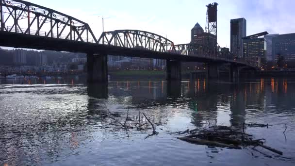 Willamette River till Portland — Stockvideo