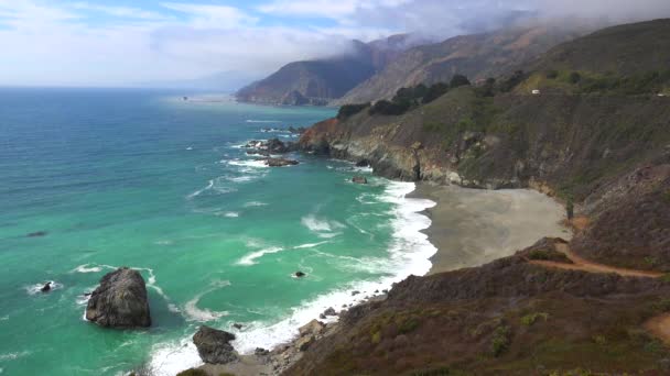Kıyı şeridinde California karayolu bir — Stok video