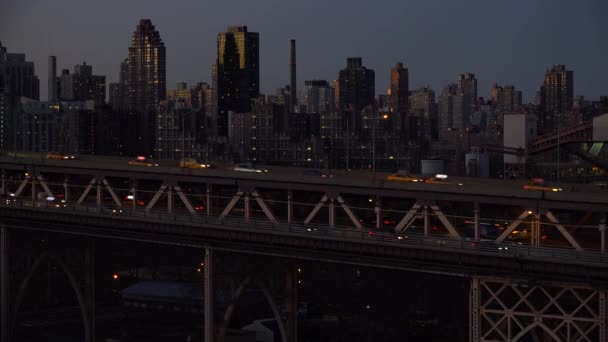 Tráfego na ponte de Queensboro — Vídeo de Stock