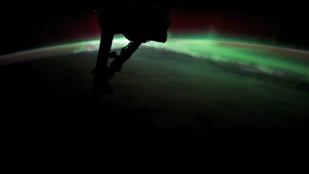 La Station spatiale survole la terre — Video