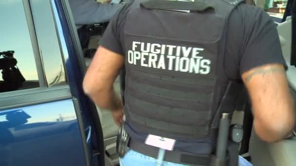 Immigration och Customs Enforcement service — Stockvideo