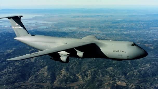 Fuerza Aérea de EE.UU. C-5 en vuelo — Vídeo de stock