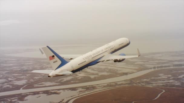 US Air Force Air tijdens de vlucht — Stockvideo