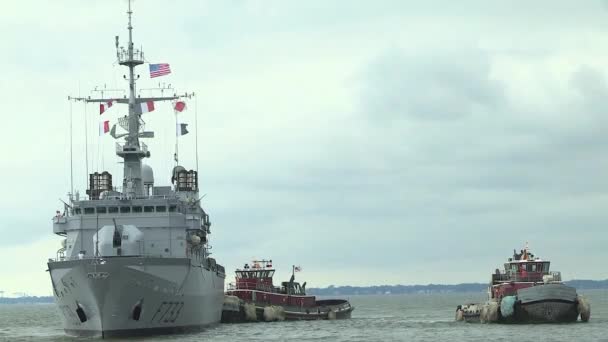 Un navire de la marine française — Video