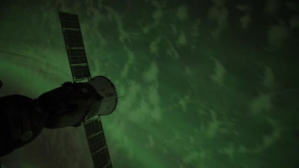 La Station spatiale survole la terre — Video