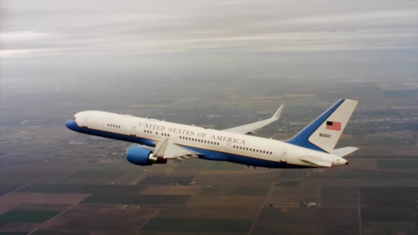 ВПС США повітря C32 в польоті — стокове відео