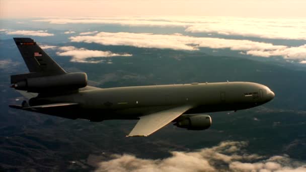 Força Aérea dos EUA KC-10 em voo — Vídeo de Stock