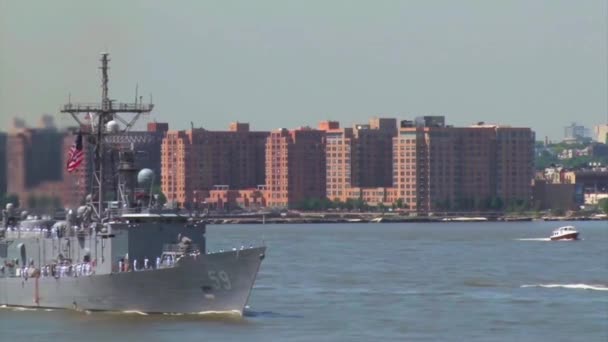 Navy vessel on the Hudson River. — Stock Video