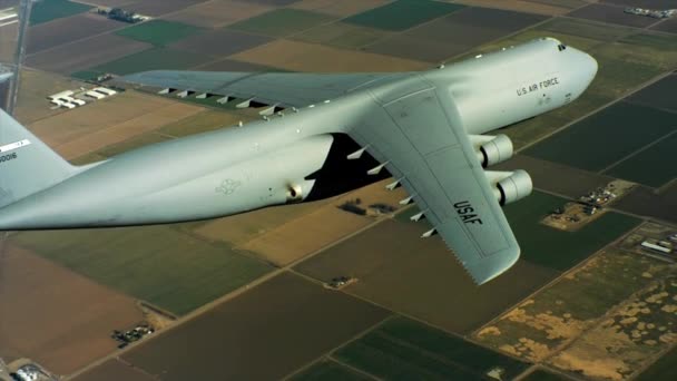 Força Aérea dos EUA C-5 em voo — Vídeo de Stock
