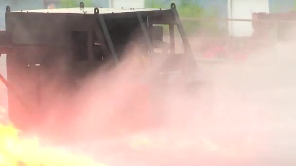 Marineros de la Marina participan en entrenamiento de bomberos — Vídeos de Stock