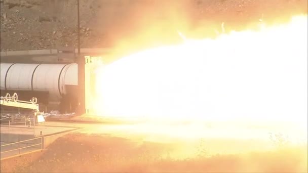 Prueba de refuerzo de cohetes sólidos — Vídeo de stock