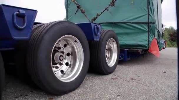 Oversize last transporteras — Stockvideo