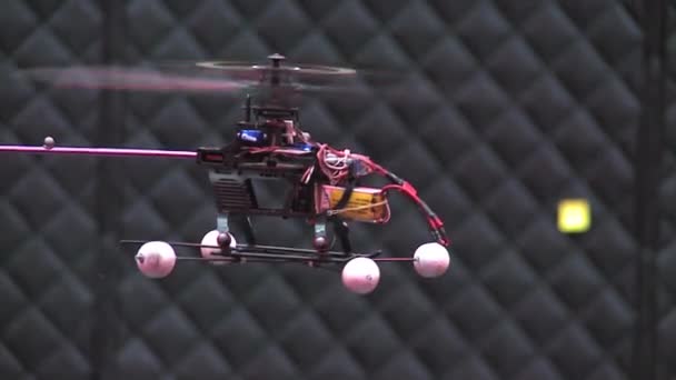 Regierung testet neue Formen der Drohne — Stockvideo
