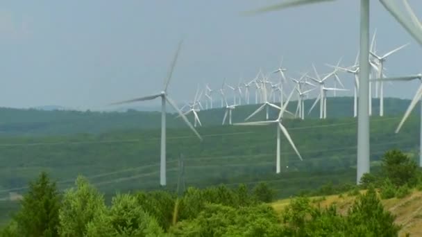 Energia eólica forma limpa de eletricidade — Vídeo de Stock