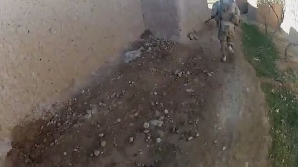 Des patrouilles de l'armée américaine traversent l'Afghanistan — Video