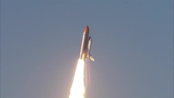 Shuttle Discovery lanceert in 2011 — Stockvideo