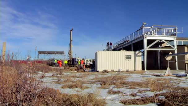 Bouw bemanning op het werk — Stockvideo