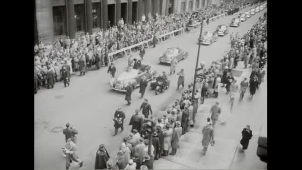 The French President, Auriol, is warmly welcomed to NYC with a parade — Stock Video